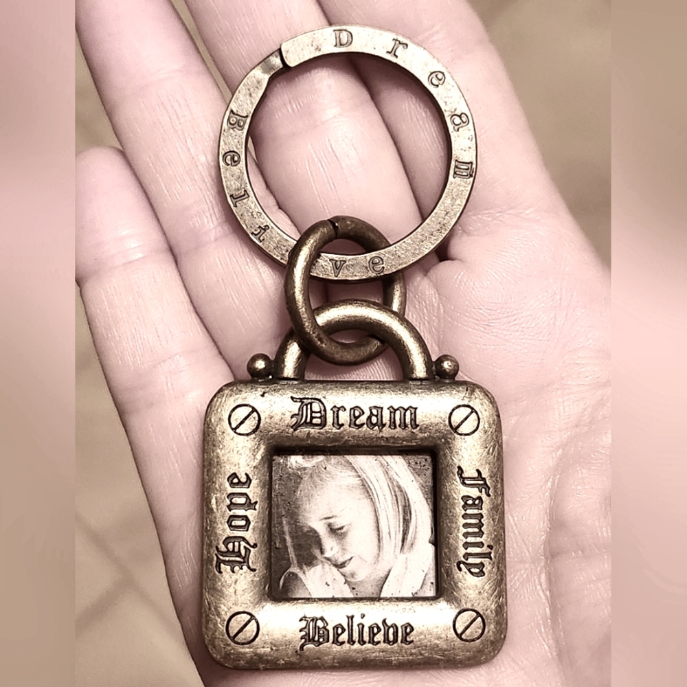 Northern Reflections Dream/Believe Antiqued Brass Photo Keychain